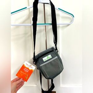 Dog Treat Training Pouch - Paw Lifestyles - built in poop bag dispenser